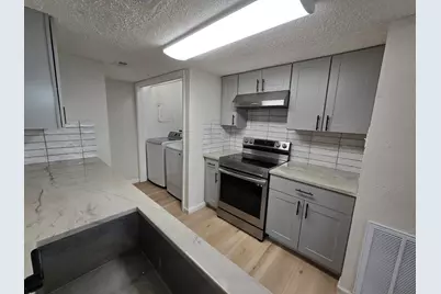 5640 Birchmont Drive #C, Houston, TX 77091 - Photo 7