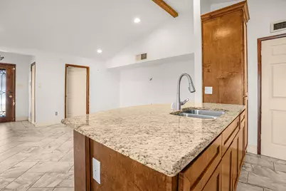 5609 Hollow Pines Drive, Houston, TX 77049 - Photo 9