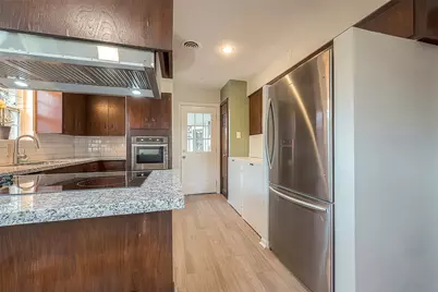 7810 Locke Lane, Houston, TX 77063 - Photo 11