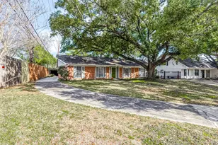 7810 Locke Ln, Houston, TX 77063 - Photo 35