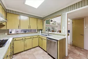 6355 Friar Tuck Ln, Beaumont, TX 77707 - Photo 11