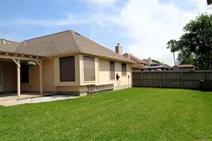 2617 15th St N, Texas City, TX 77590 - Photo 3