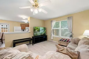 12930 Chrysanthemum Dr, Houston, TX 77085 - Photo 5