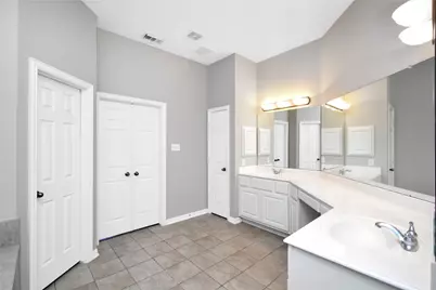 10 E Artist Grove Circle, The Woodlands, TX 77382 - Photo 19