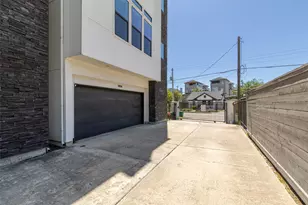 1613 Wheeler St, Houston, TX 77004 - Photo 27