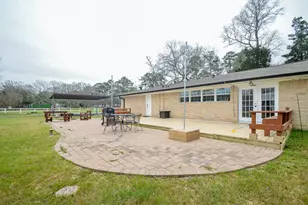 8810 Dogwood Dr, Tomball, TX 77375 - Photo 5