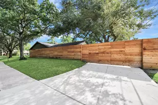 10051 Wickersham Ln, Houston, TX 77042 - Photo 35