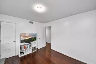 10051 Wickersham Ln, Houston, TX 77042 - Photo 27