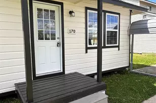 170 Lois St, Clute, TX 77531 - Photo 9