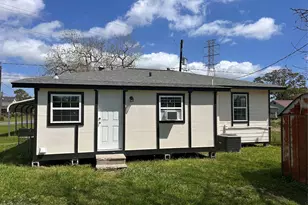 170 Lois St, Clute, TX 77531 - Photo 7