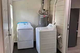 170 Lois St, Clute, TX 77531 - Photo 13