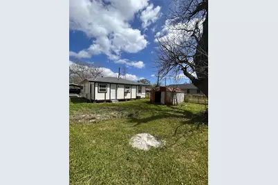 170 Lois Street, Clute, TX 77531 - Photo 5