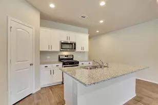 13845 Rock Island Trl, Conroe, TX 77384 - Photo 9