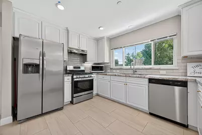 29902 E Hawthorne Drive, Spring, TX 77386 - Photo 13