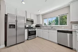 29902 E Hawthorne Dr, Spring, TX 77386 - Photo 13