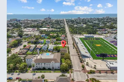 1320 27th Street, Galveston, TX 77550 - Photo 3