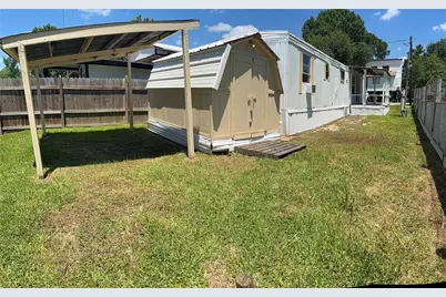 8979 Gladewood Street, Willis, TX 77318 - Photo 5