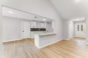 30 N Drifting Leaf Ct, The Woodlands, TX 77380 - Photo 13