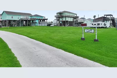 1958 Avenue G, Crystal Beach, TX 77650 - Photo 13