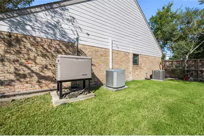 4702 Bayou Vista Drive, Houston, TX 77091 - Photo 47