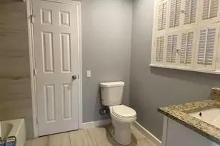 204 E Houston St, Highlands, TX 77562 - Photo 7