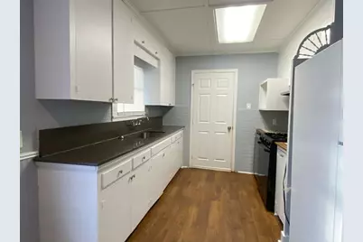 204 E Houston Street #A, Highlands, TX 77562 - Photo 3