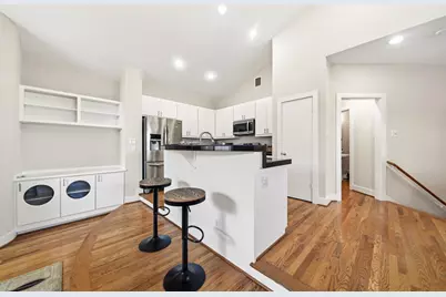 9802 Cynthia Ann Court, Houston, TX 77025 - Photo 11