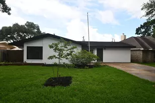 2431 Bayou Dr, League City, TX 77573 - Photo 1