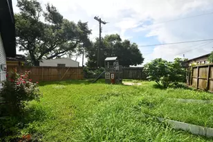 2431 Bayou Dr, League City, TX 77573 - Photo 25