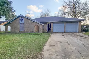 2024 Stones throw Dr, Bay City, TX 77414 - Photo 3