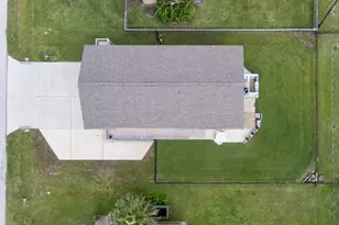 4211 Hardin Dr, Galveston, TX 77554 - Photo 3