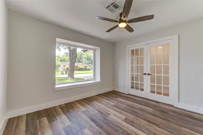5914 Hewitt Drive, Houston, TX 77092 - Photo 5