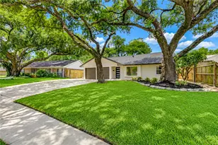 5914 Hewitt Dr, Houston, TX 77092 - Photo 29