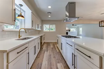 5914 Hewitt Drive, Houston, TX 77092 - Photo 17