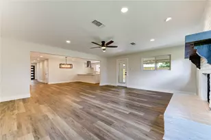 5914 Hewitt Dr, Houston, TX 77092 - Photo 9