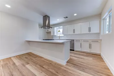 5914 Hewitt Drive, Houston, TX 77092 - Photo 11