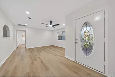 907 S 3rd Street, La Porte, TX 77571 - Photo 7