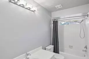 1207 Peregrine Dr, Friendswood, TX 77546 - Photo 23