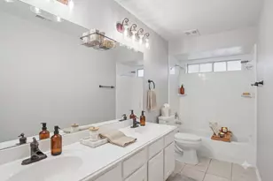 1207 Peregrine Dr, Friendswood, TX 77546 - Photo 21