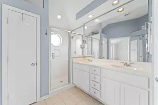 2411 Clippers Square, Houston, TX 77058 - Photo 23