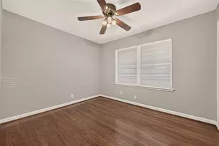 4749 Redstart St, Houston, TX 77035 - Photo 27