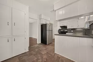 4749 Redstart St, Houston, TX 77035 - Photo 15