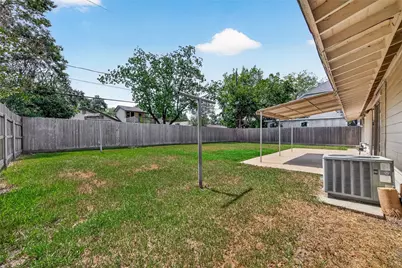 4749 Redstart Street, Houston, TX 77035 - Photo 31