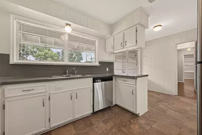 4749 Redstart Street, Houston, TX 77035 - Photo 13