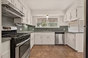 4749 Redstart St, Houston, TX 77035 - Photo 3