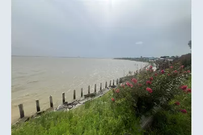 2514 Bay Oaks Harbor Drive, Baytown, TX 77523 - Photo 5