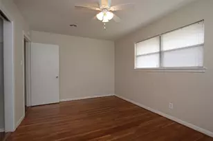 8807 Timberside Dr, Houston, TX 77025 - Photo 9