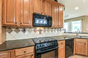 29218 Hay Meadow Ct, Waller, TX 77484 - Photo 17