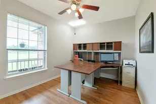 29218 Hay Meadow Ct, Waller, TX 77484 - Photo 9