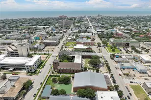 2213 Postoffice, Galveston, TX 77550 - Photo 7